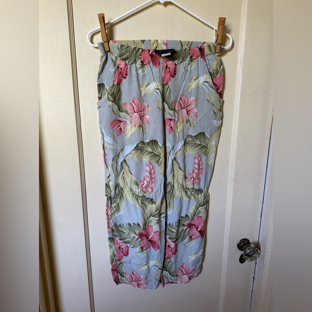 Kaua’iana Capris - Size S, Pastel Tropical Print